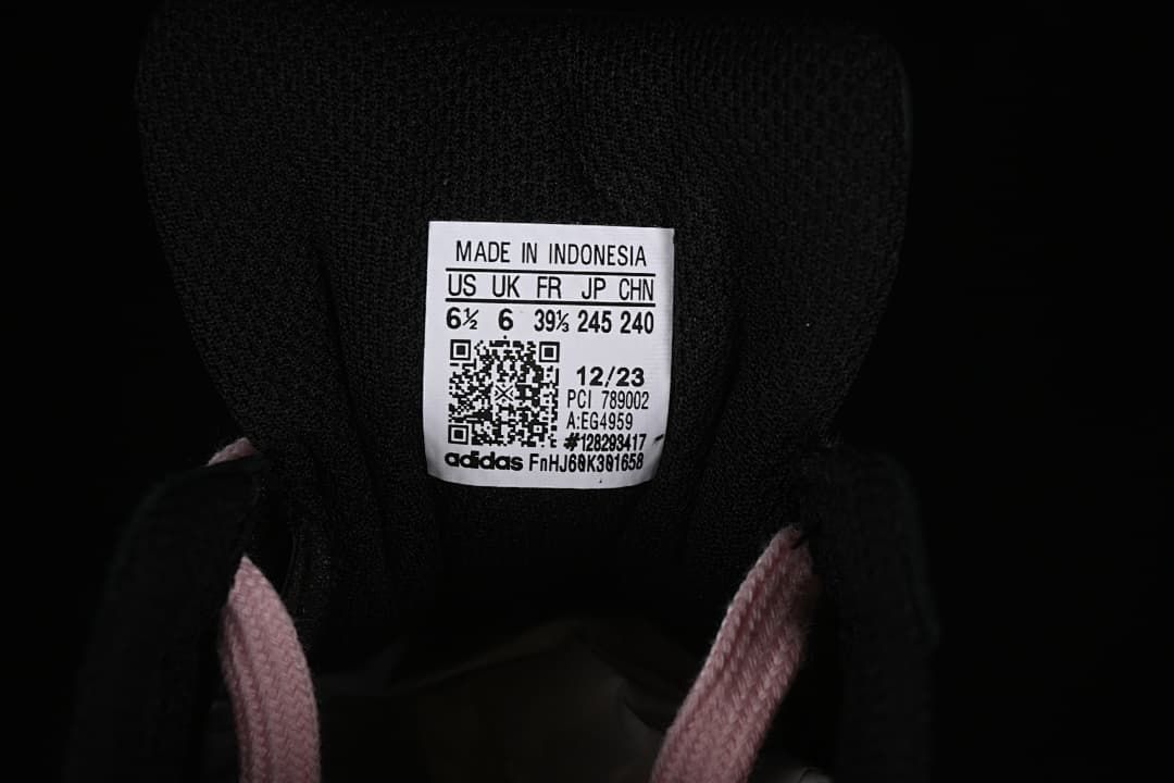 Tongue size label showing US 6.5, UK 6, FR 39 1/3, JP 245, and CHN 240
