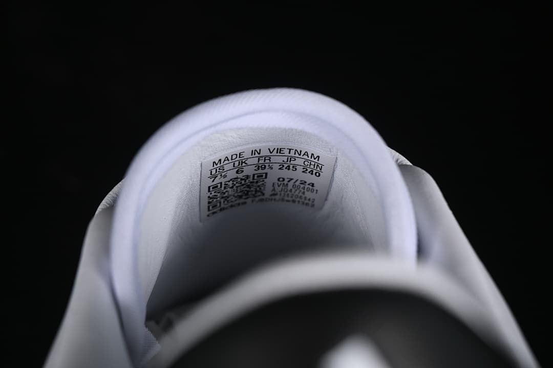 Interior shoe label showing size markings.