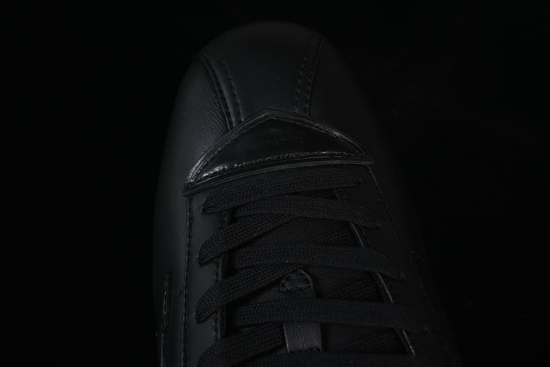 Top view of the lace-up front and toe area