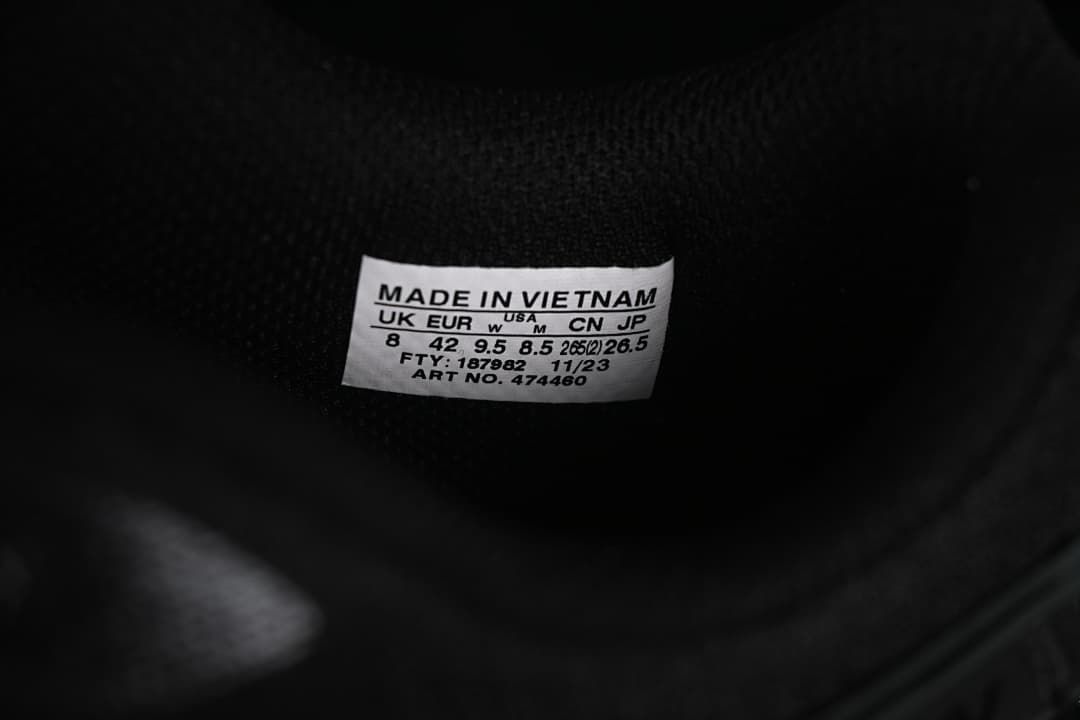 Interior size label showing the photographed sample size