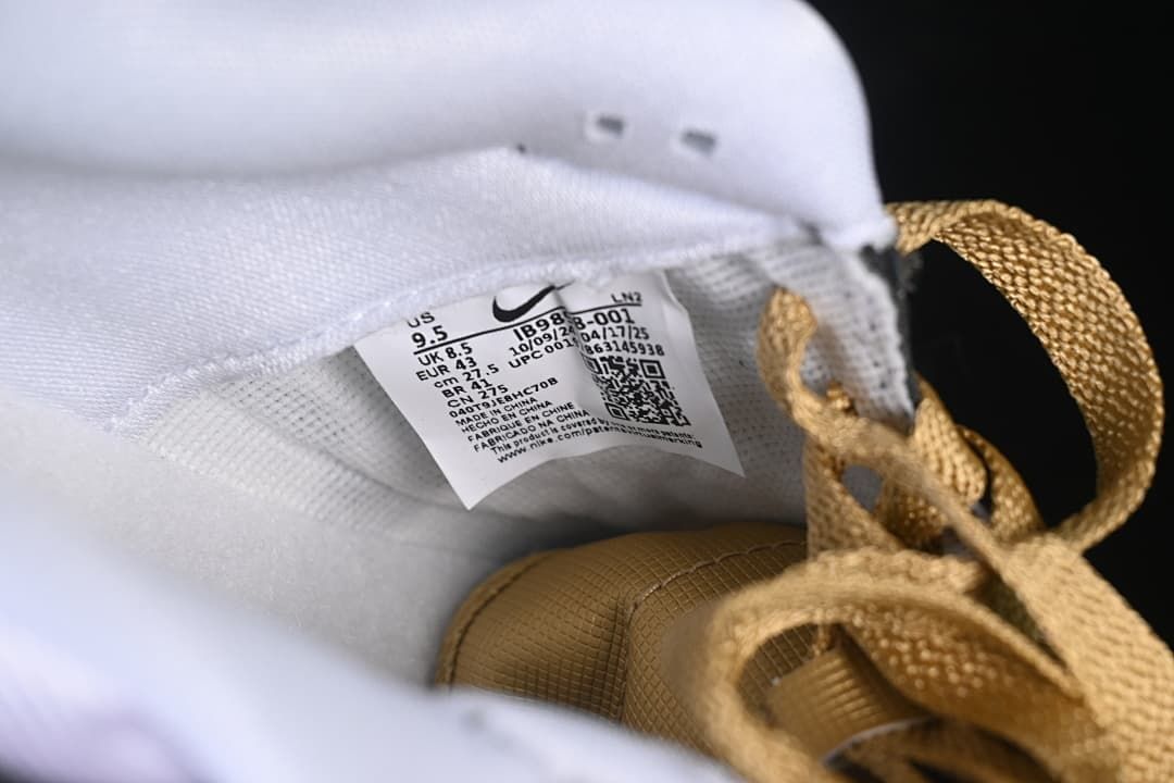 Inside shoe size label showing US 9.5, UK 8.5, EU 43, and CM 27.5