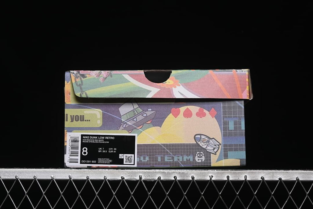 Shoebox label showing Nike Dunk Low Retro, EU 41, and DD1391-602