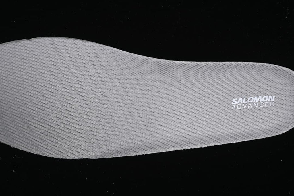 Close-up of the insole marked Salomon Advanced