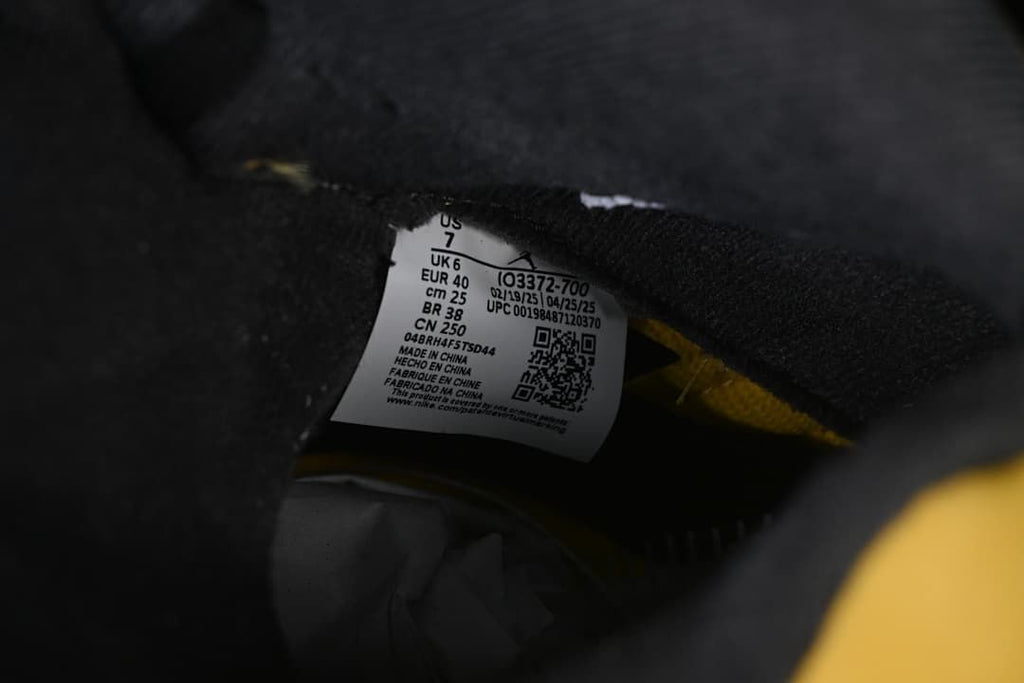 Interior size label showing US 7, UK 6, EU 40, and 25 cm