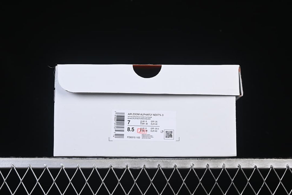 Shoe box label identifying Air Zoom Alphafly Next% 3 and showing EUR 40 and EUR 41 size rows