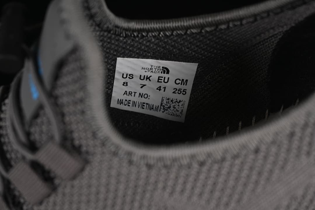 Size label inside the shoe showing US 8, UK 7, EU 41 and CM 255