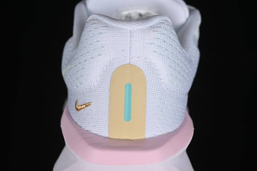 Rear view showing the heel panel and pastel details