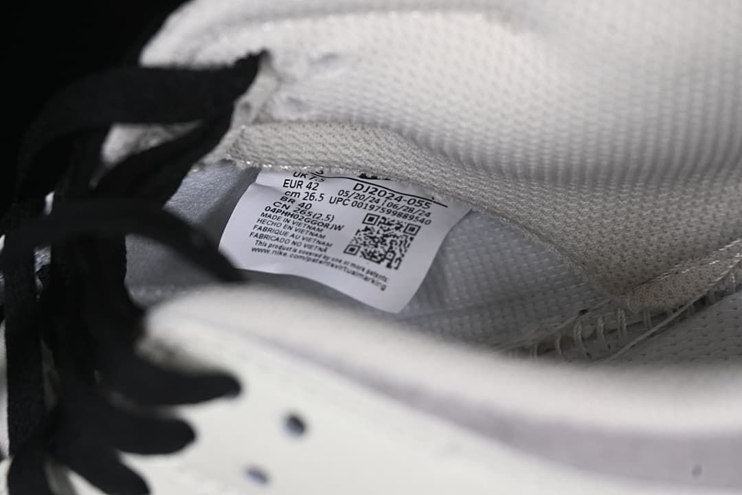 Interior size label showing EU 42 and style code DJ2024-055