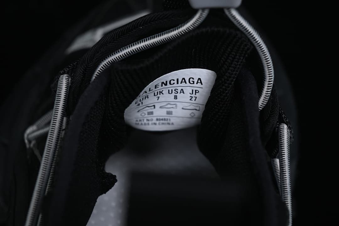 Inside tongue label showing EUR 41, UK 7, USA 8 and JP 27.
