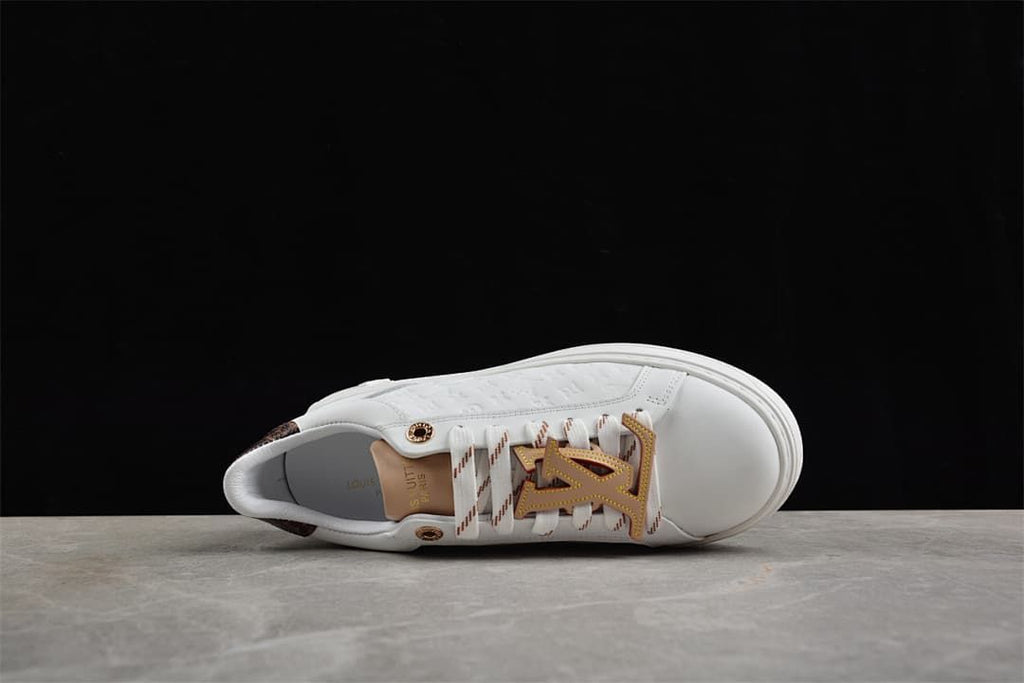 Top view of the sneaker showing its laces and toe shape