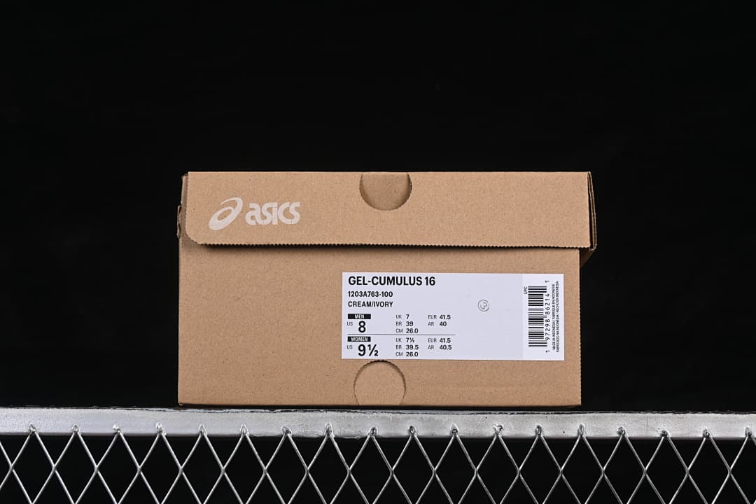Shoebox label showing GEL-CUMULUS 16, style code 1203A763-100, and CREAM/IVORY