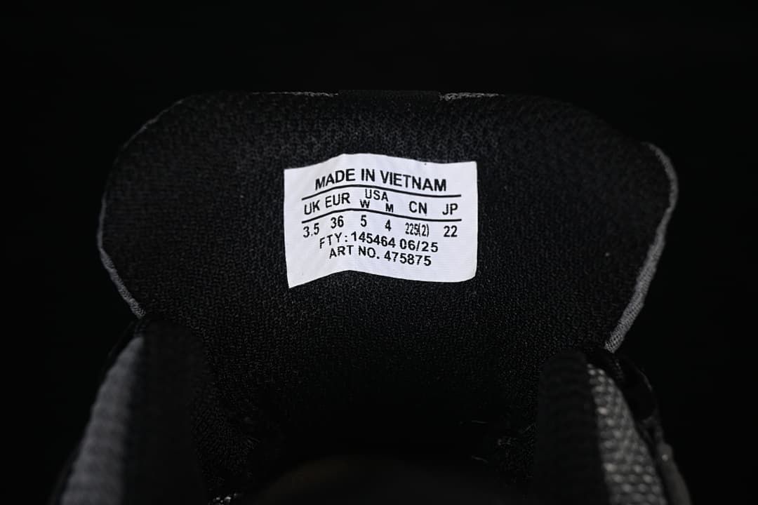 Tongue size label showing a photographed sample size and style number.