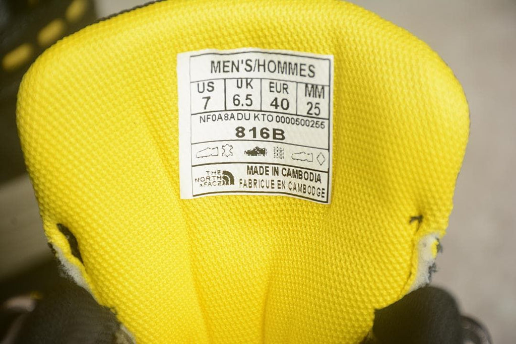 Tongue size label showing men's US 7, UK 6.5, EU 40 and 25 mm, with style code 816B.