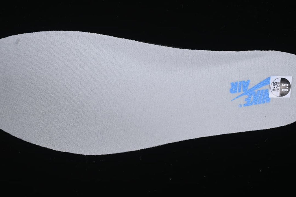 Insole with a visible US men's 9.5 size sticker