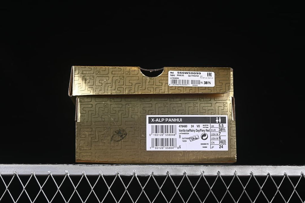 Shoe box labels showing X-ALP PANHUI, article 478480, and sample size EU 38⅔