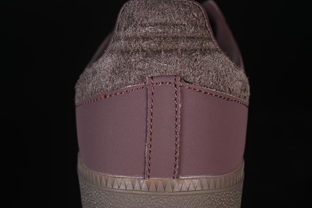 Rear view showing the textured heel overlay and brown panels.