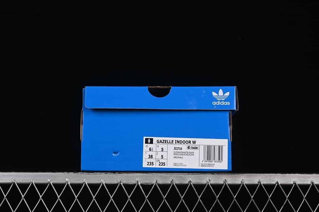 Adidas Gazelle Indoor shoe box with a label showing model and sample sizing