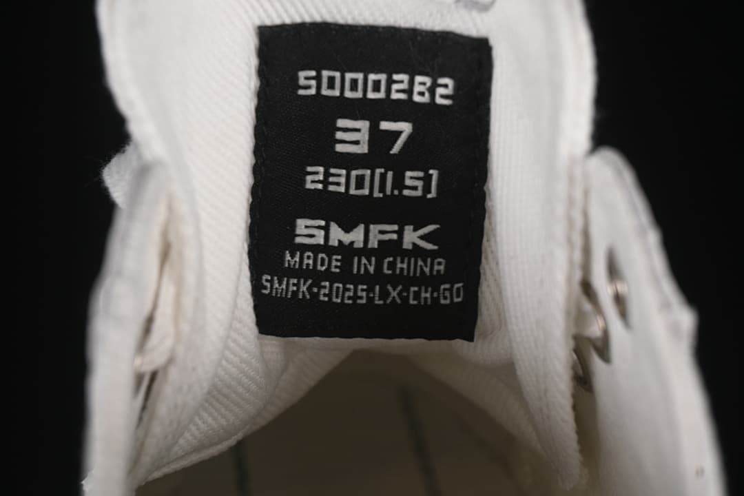 Tongue label showing SMFK, model S0002B2, and sample size 37.