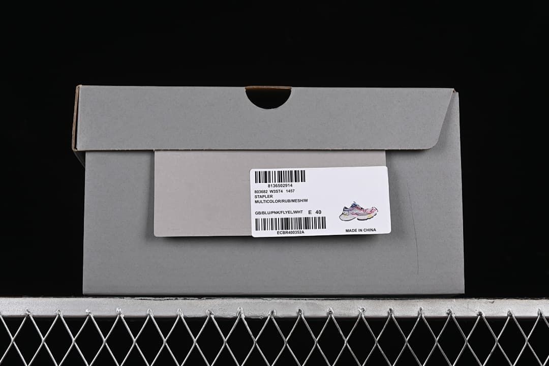 Shoebox label identifying the Stapler style and showing size EU 40