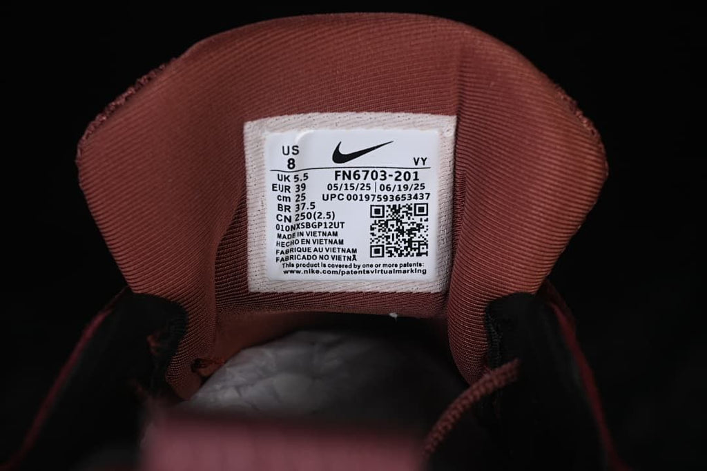 Tongue label showing style code FN6703-201 and EU size 39