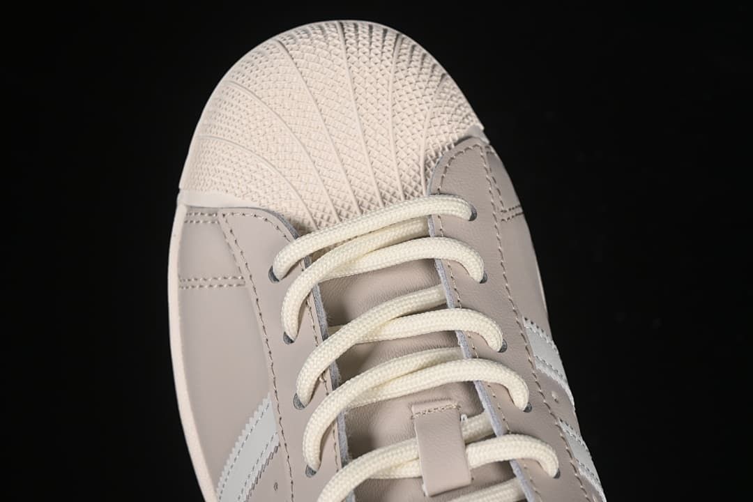 Top view of the shell toe and lace-up front.
