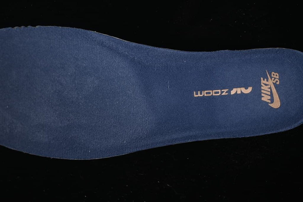 Close-up of the dark blue insole with Nike SB and Zoom branding