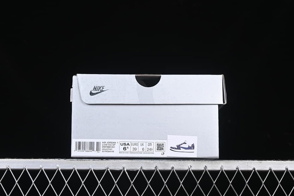 Shoebox label showing Air Jordan 1 Low OG SP and EU size 39