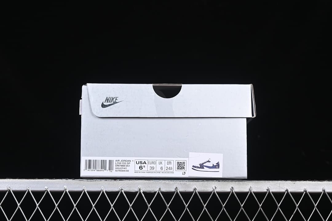 Shoebox label showing Air Jordan 1 Low OG SP and EU size 39