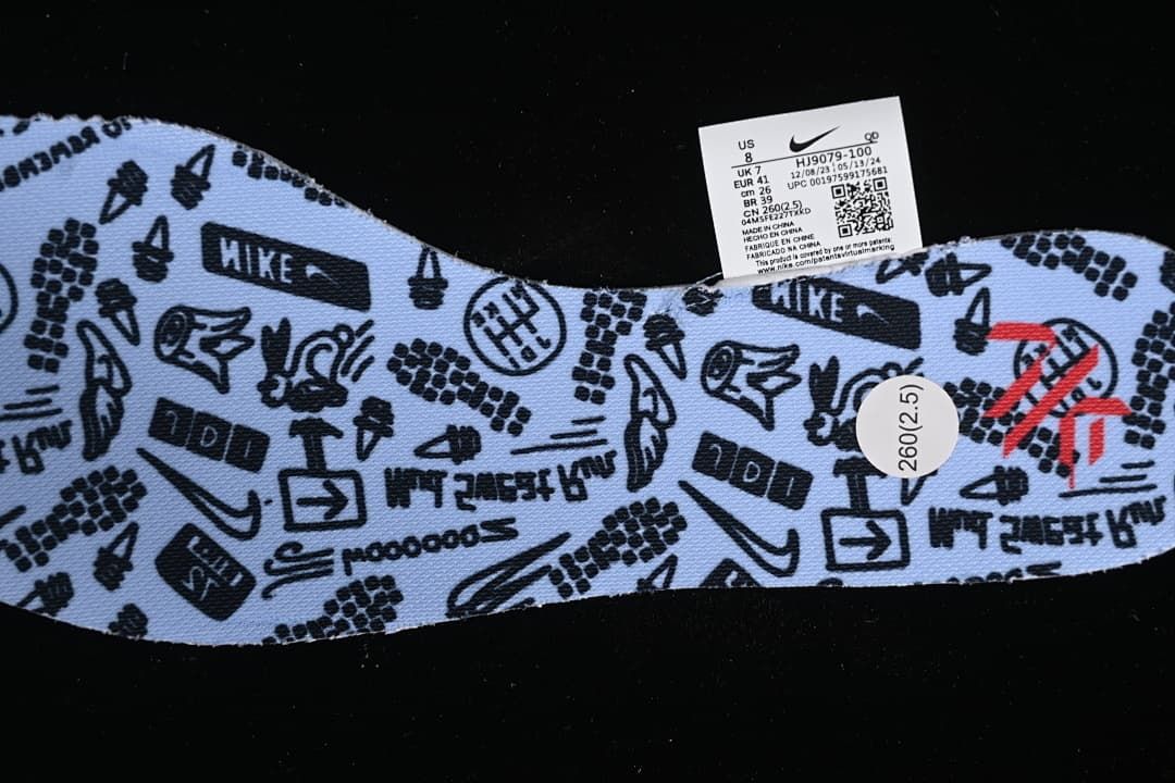 Printed insole and shoe size label showing EU 41 and style HJ9079-100
