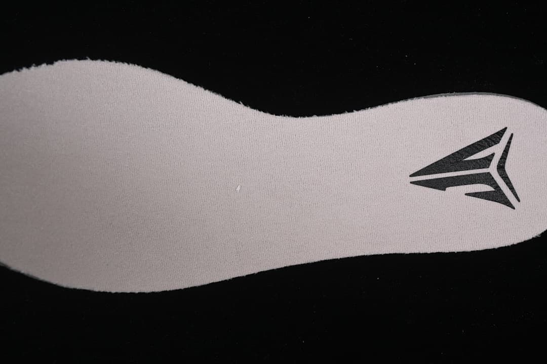Close-up of the insole with a basketball-inspired logo