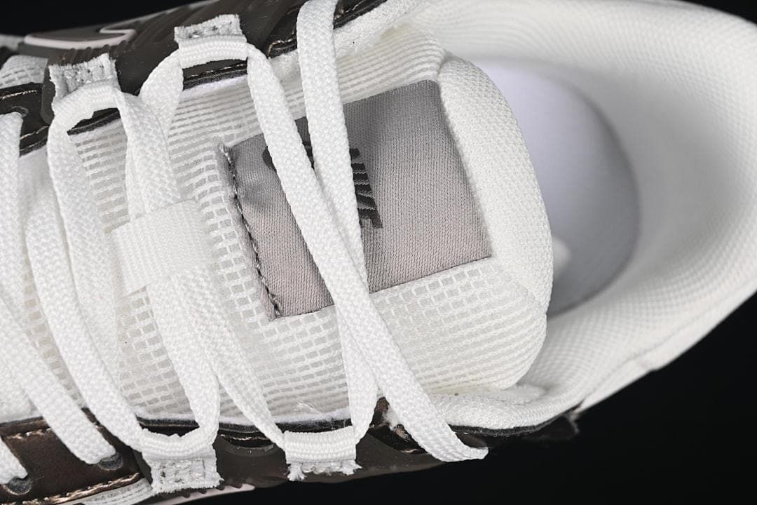 Close-up of the laces and tongue