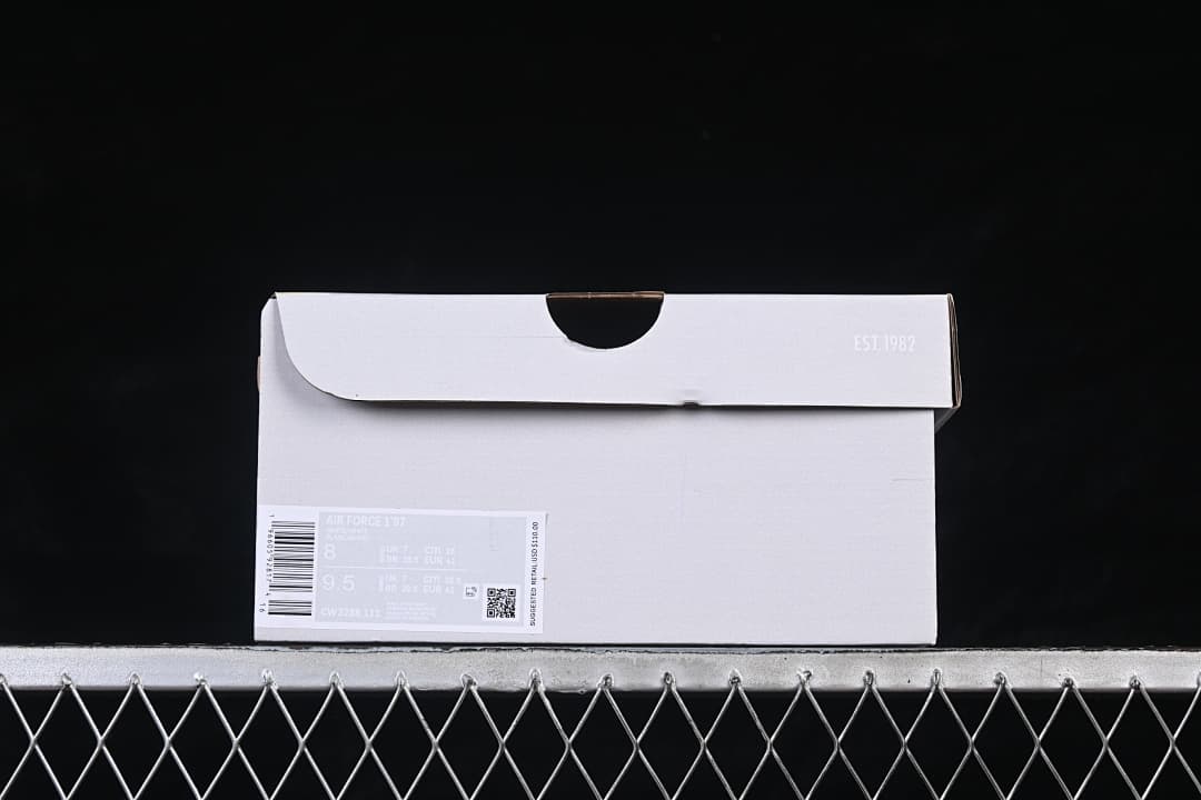 Sneaker box with a visible Air Force 1 ’07 product label.