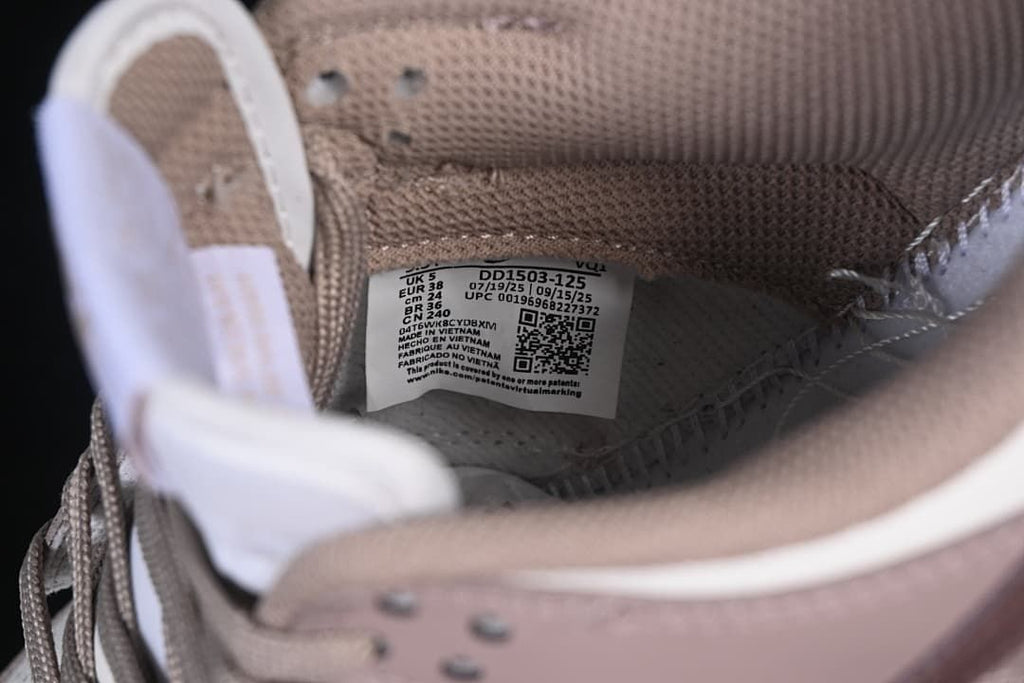 Interior size label showing style code DD1503-125 and EU 38.