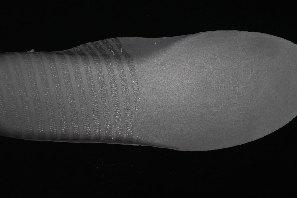Close-up of the gray insole surface