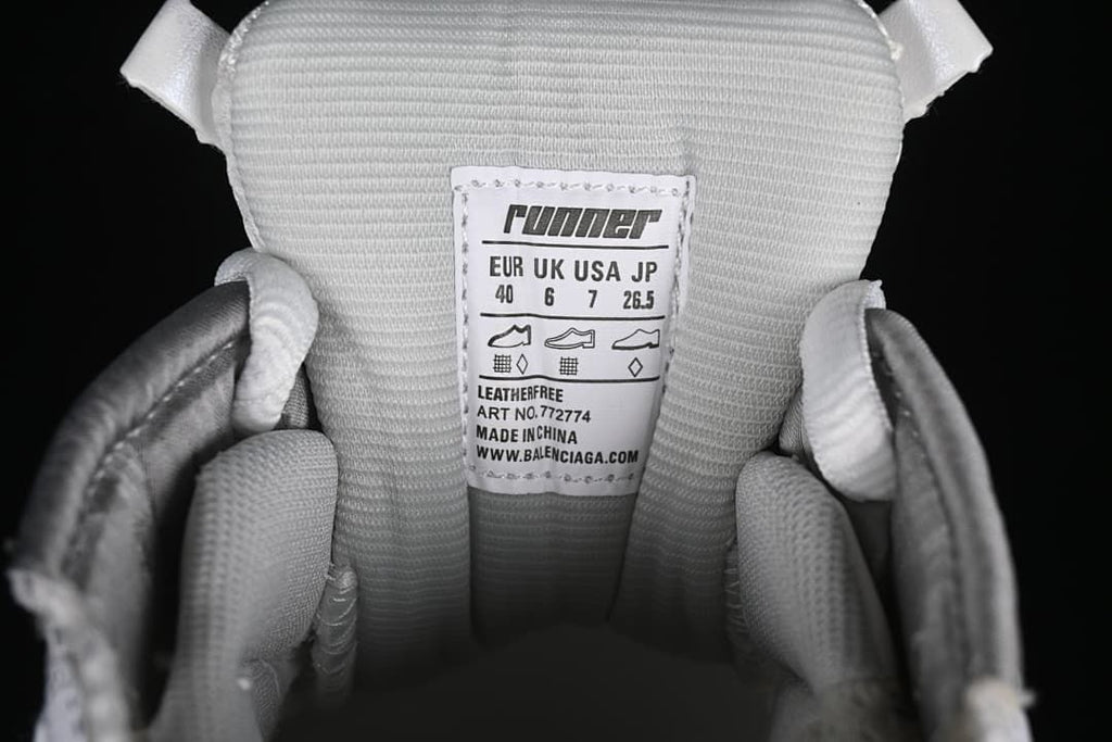 Tongue size label showing EU 40, UK 6, USA 7, and JP 26.5.
