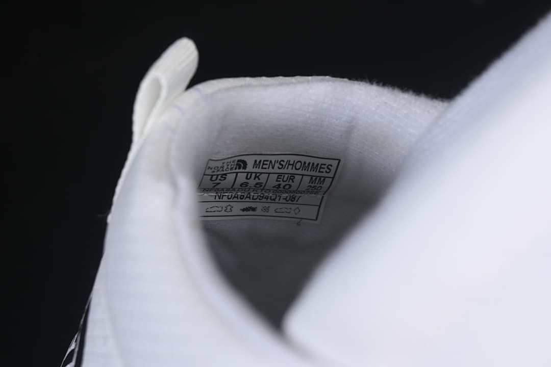 Interior size label showing men's US 6.5 and EU 40