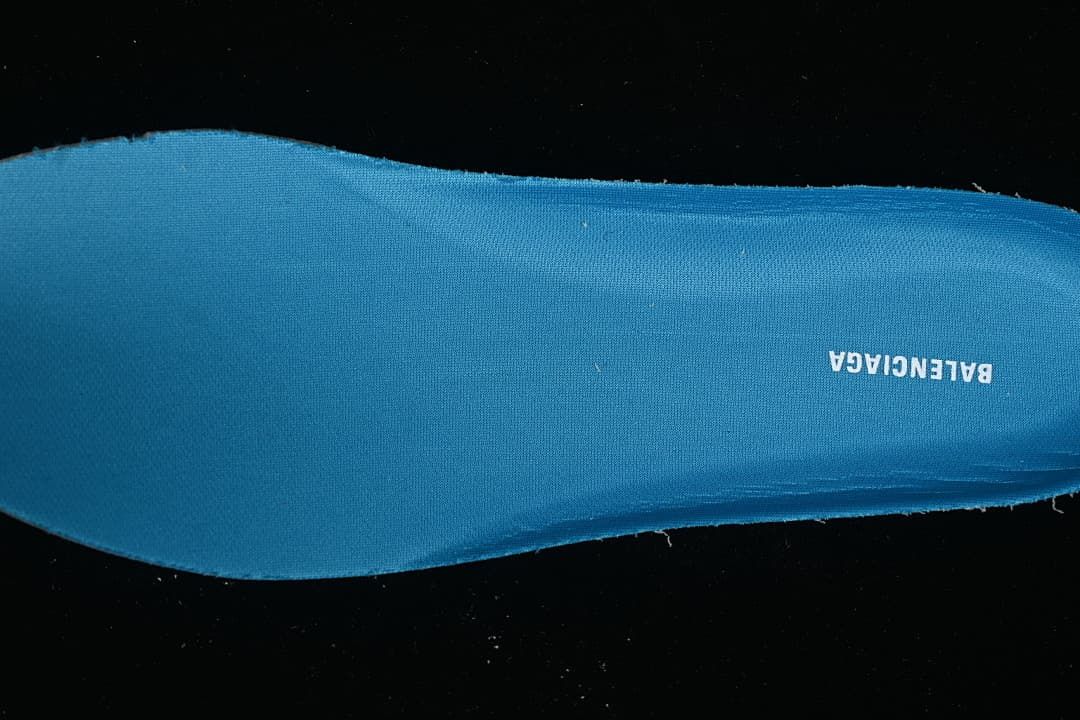Blue insole with Balenciaga lettering