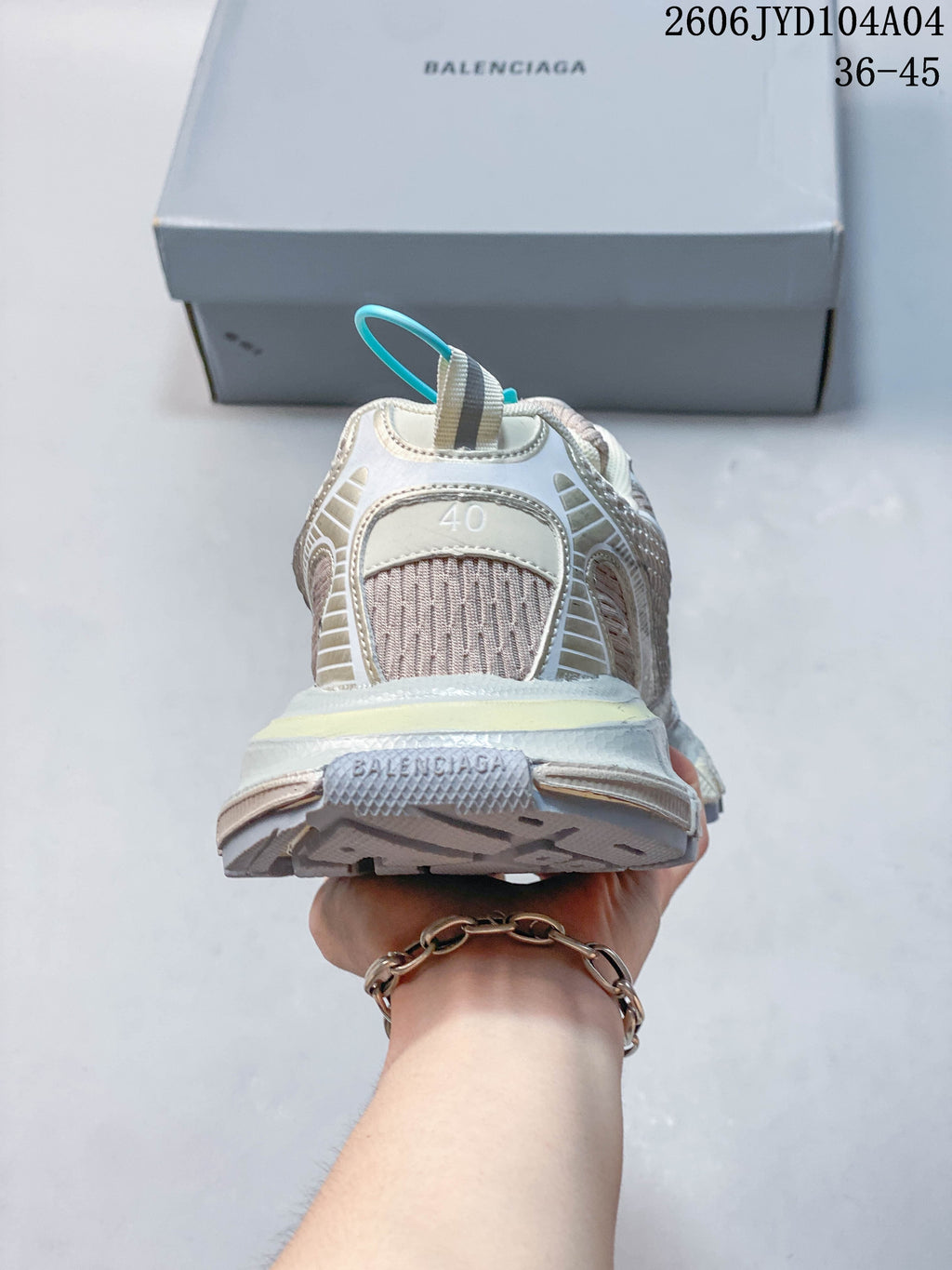 Rear view showing the sneaker heel and a visible size 40 marking