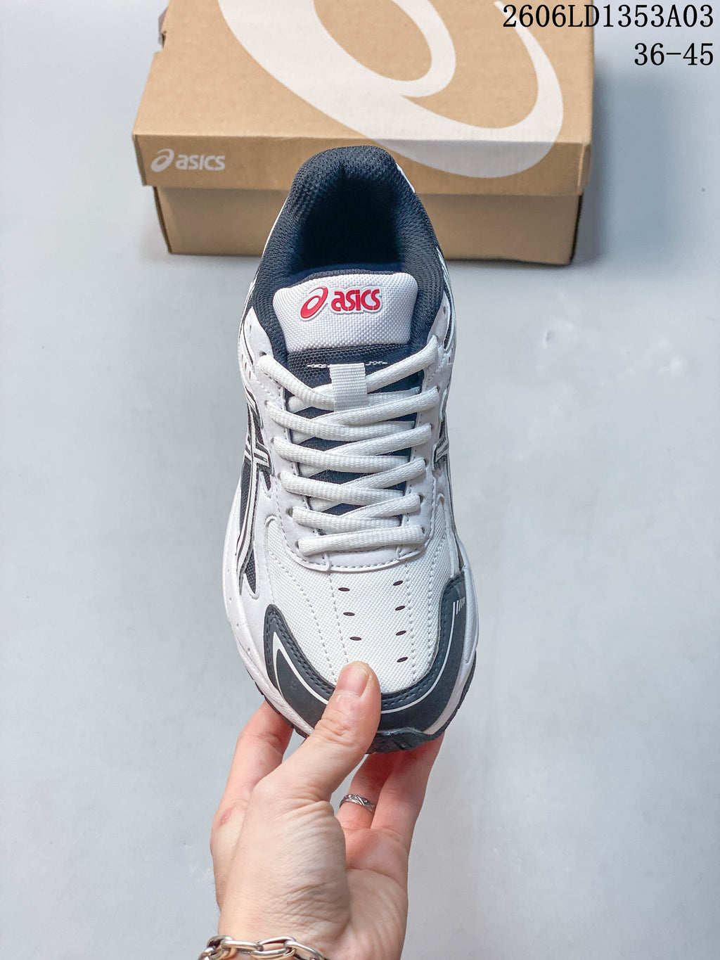 Top view of the GEL-170TR showing its laces, perforated toe area, and padded collar.