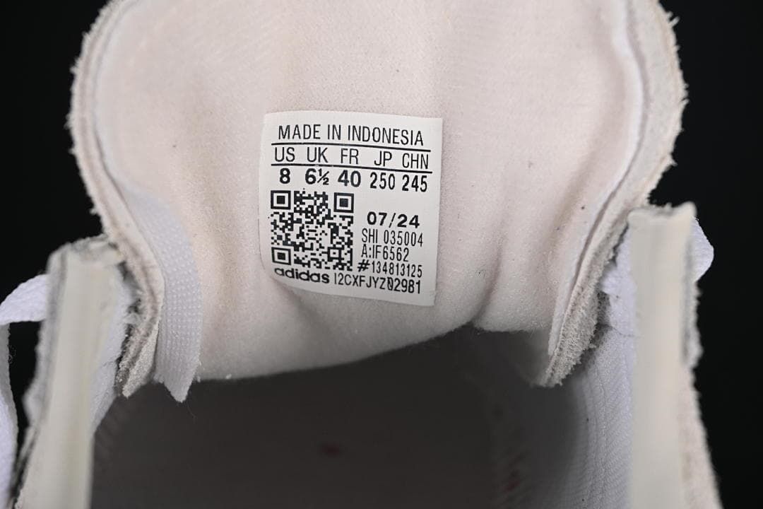 Close-up of the shoe label showing size and model information