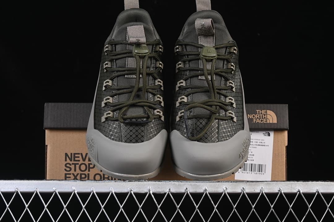 Front view of the pair displayed on a shoe box
