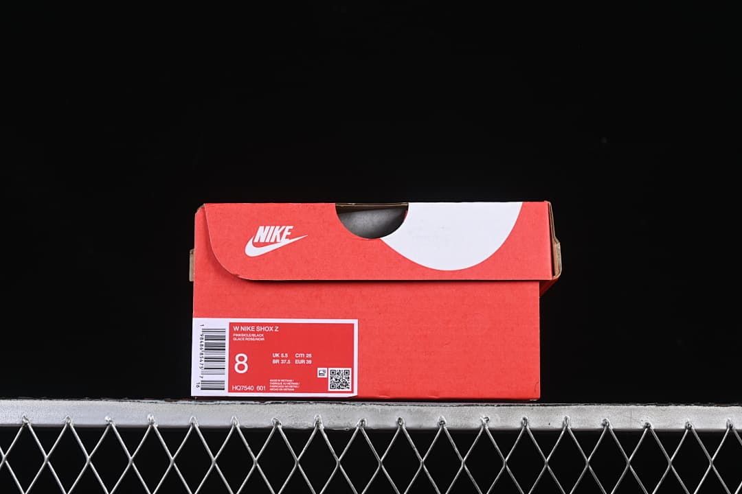 Shoe box label showing W Nike Shox Z and style code HQ7540-601