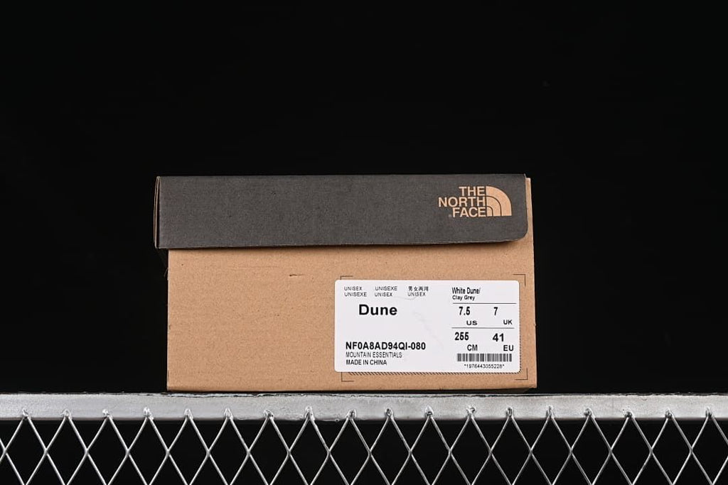 Shoebox label identifying the Dune colorway and sample size EU 41