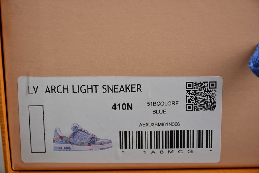 Box label identifying an LV Arch Light sneaker in blue.