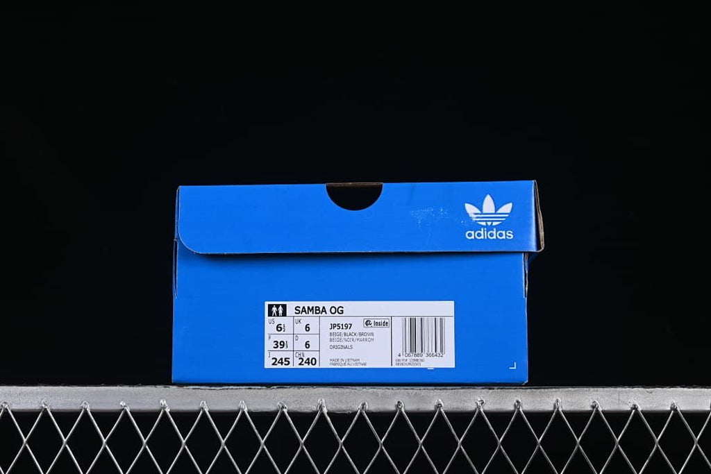 Blue shoe box label identifying the Samba OG JP5197 and sample size