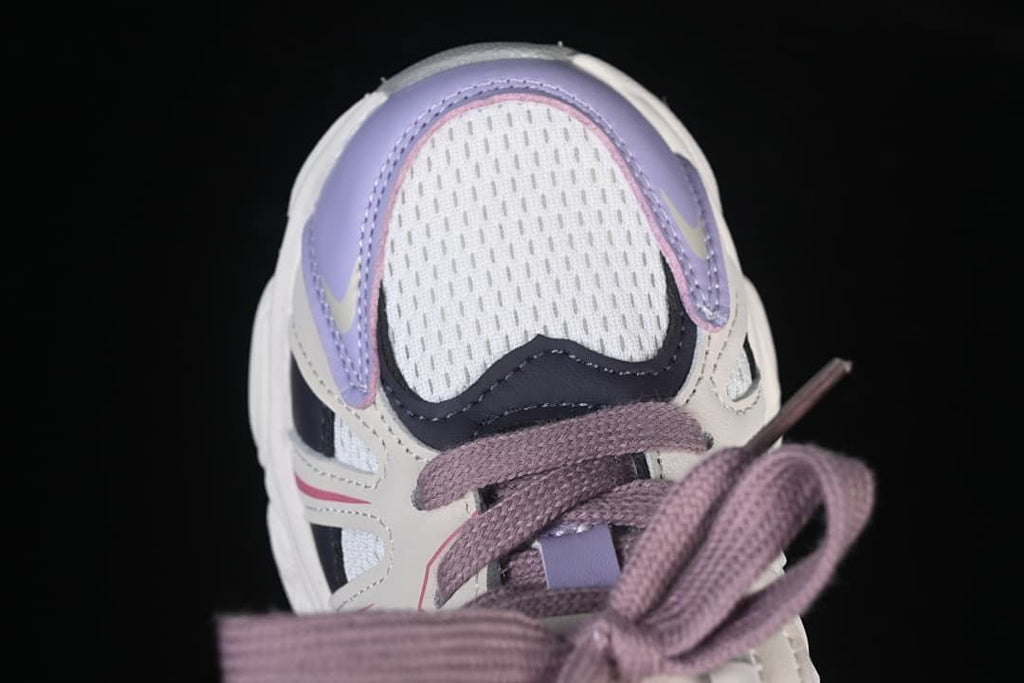 Front close-up of the mesh-look toe and lavender overlays