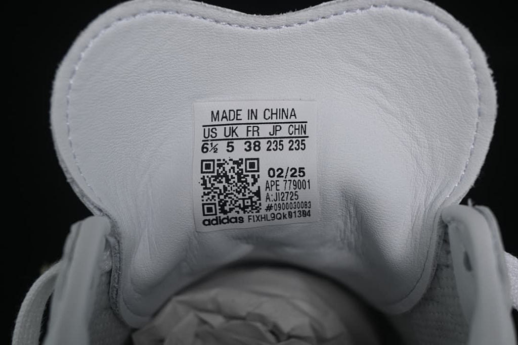 Tongue size label showing EU 38 and model code JI2725