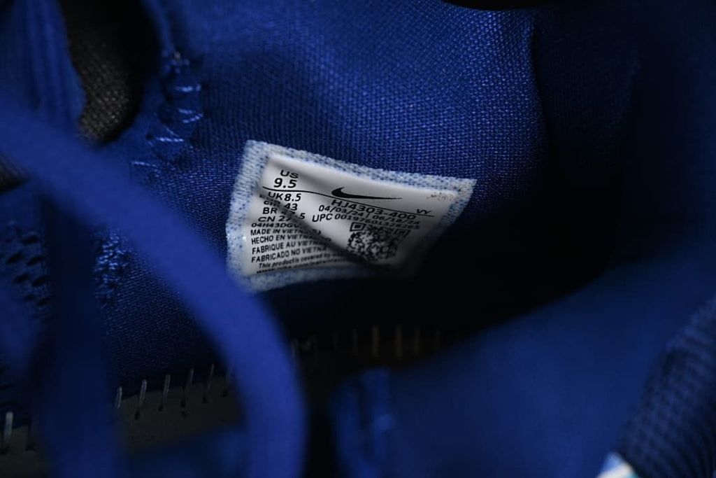 Interior size label showing US 9.5 and EU 43 on the photographed shoe