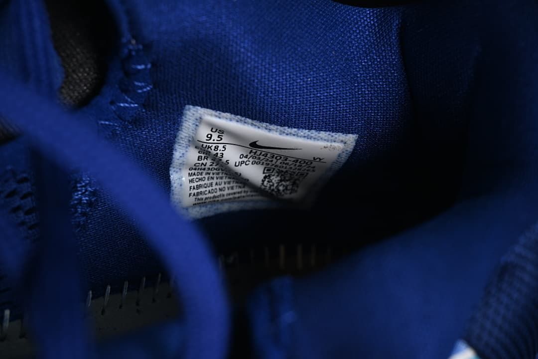 Interior size label showing US 9.5 and EU 43 on the photographed shoe