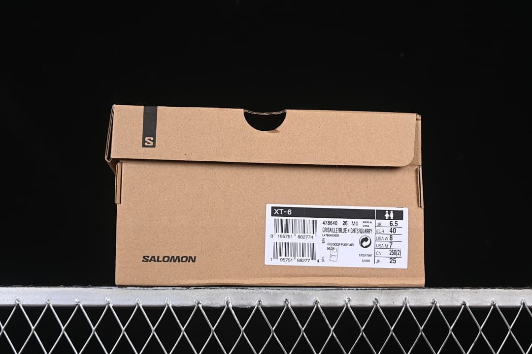 Shoebox label identifying XT-6, style 478640, and EU size 40.
